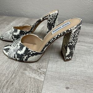 Steve Madden size 8.5 snakeskin heels mules